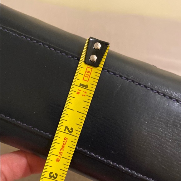 GUCCI VINTAGE Elegant Black and Red Handbag - Picture 11 of 12